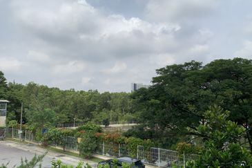 SL 4, Bandar Sungai Long