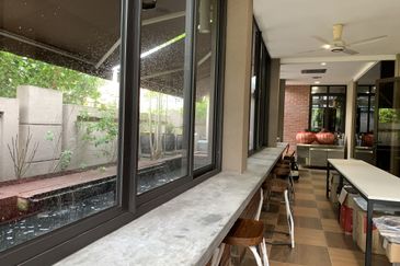 SL 4, Bandar Sungai Long