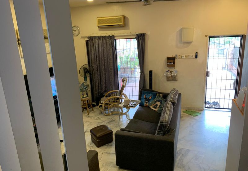 SL 8, Bandar Sungai Long