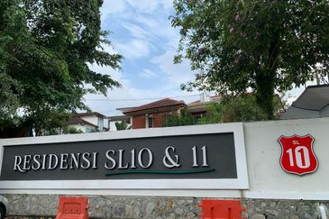 SL 8, Bandar Sungai Long