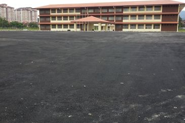 SL 4, Bandar Sungai Long