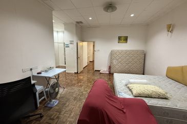 SL 4, Bandar Sungai Long