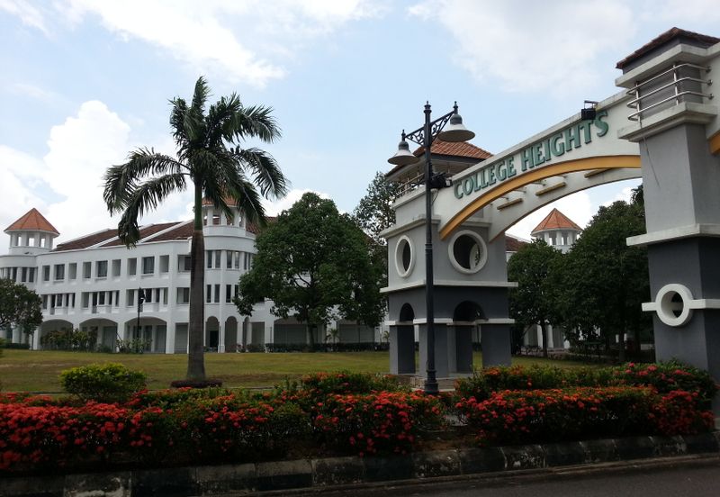 Perdana College Heights