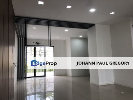 Nice 3-Storey terrace house Tamansari Amaryllis Rawang, Selangor, Rawang