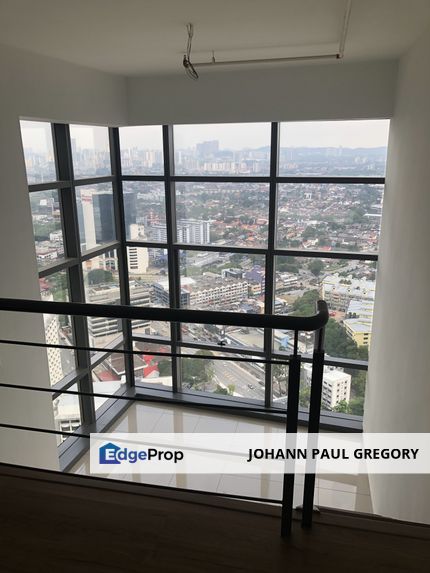 Brand new Blinds and Lighting plus very convenient SOHO in Pinaccle Petaling Jaya for Sale, Selangor, Petaling Jaya