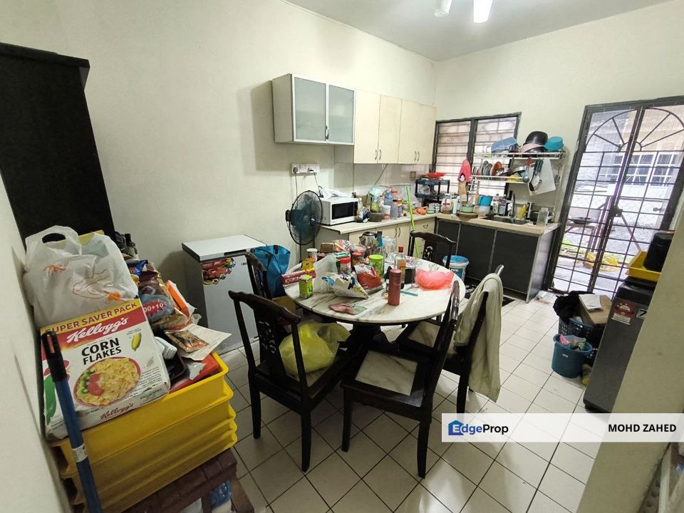 Open title below market Double Storey taman balakong jaya Seri kembangan, Selangor, Balakong
