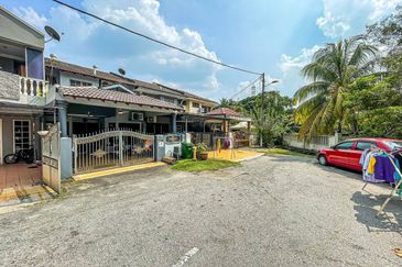 AU 1 (Datuk Keramat)