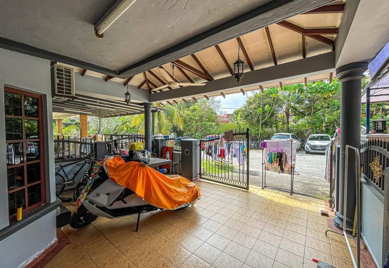 AU 1 (Datuk Keramat)