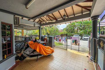 AU 1 (Datuk Keramat)