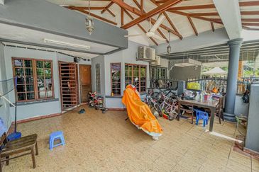 AU 1 (Datuk Keramat)