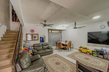 AU 1 (Datuk Keramat)