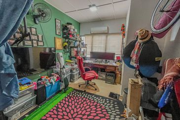 AU 1 (Datuk Keramat)