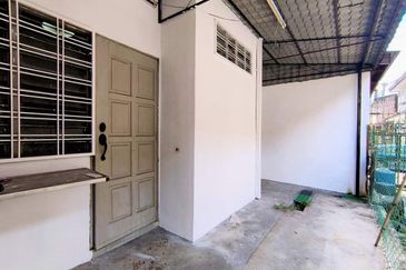 Open title Double Storey Bandar Tasik Selatan Kuala lumpur