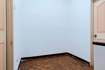 Open title Double Storey Bandar Tasik Selatan Kuala lumpur