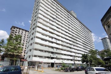 Taman Cahaya, Ampang