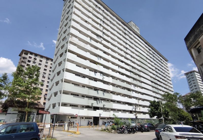 Taman Cahaya, Ampang