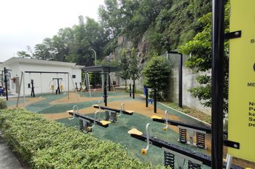 2 PARKING Brand new Rumah Selangorku RSKU Puncak Indah Ampang for Sale