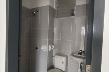 2 PARKING Brand new Rumah Selangorku RSKU Puncak Indah Ampang for Sale