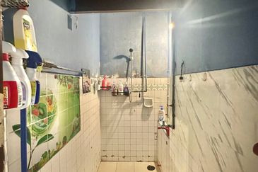 Taman Lembah Keramat AU5