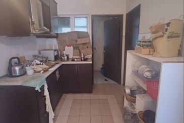 Corner unit 2 carparks Sri Ampang Mas Condominium Taman Dagang Ampang