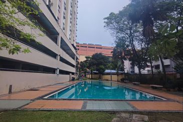Corner unit 2 carparks Sri Ampang Mas Condominium Taman Dagang Ampang