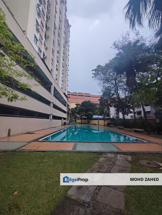 Corner unit 2 carparks Sri Ampang Mas Condominium Taman Dagang Ampang, Selangor, Ampang