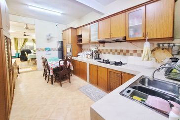 Seksyen 11, Kota Damansara