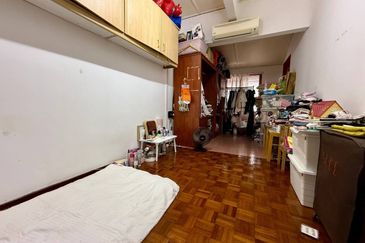 AU 1 (Datuk Keramat)