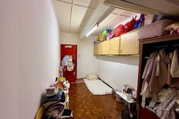 AU 1 (Datuk Keramat)