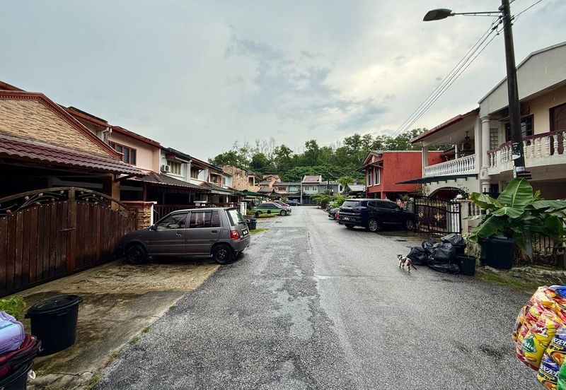 AU 1 (Datuk Keramat)