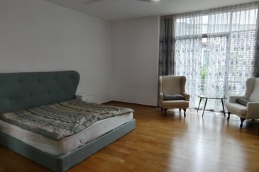 Symphony Hills Schubert