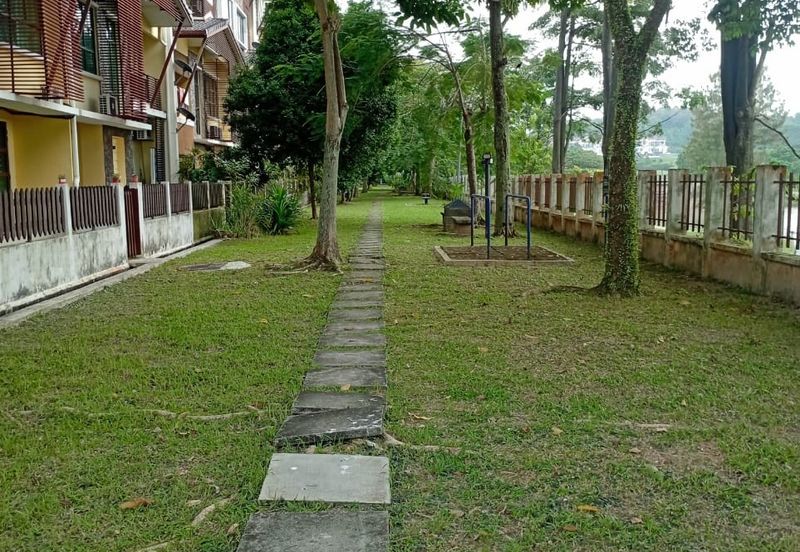 Avenue 2, Lake Valley