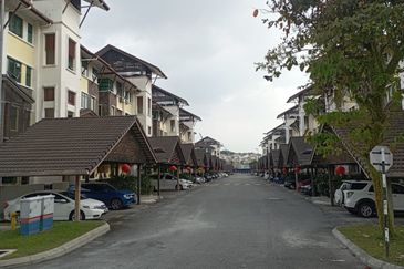 Avenue 2, Lake Valley