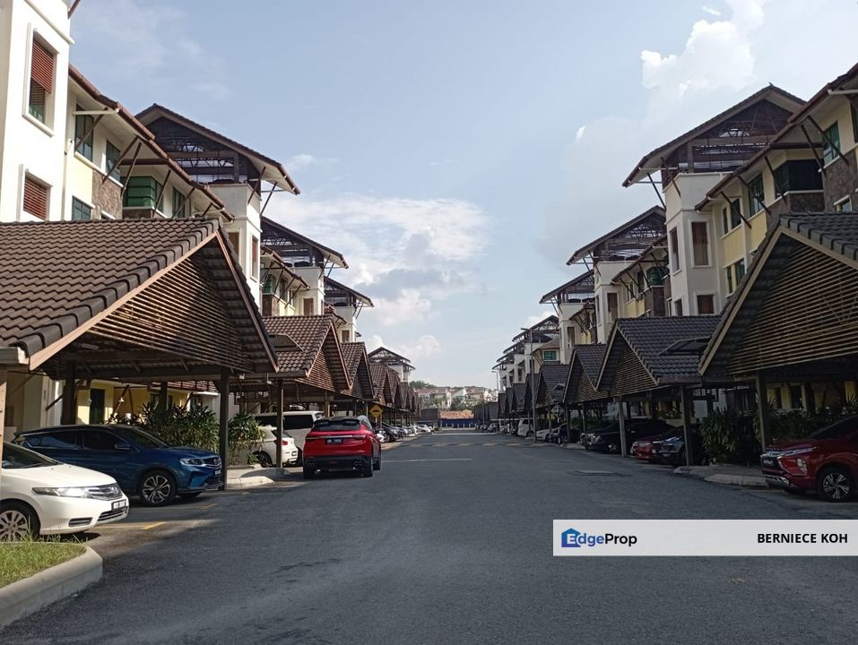 Duplex 2 Storey Avenue Two Lake Valley Townhouse Gardening View  Available To Let & For Sale, Selangor, Cheras