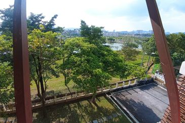 Avenue 2, Lake Valley