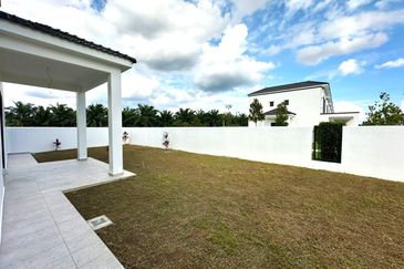 Tate Dalton @ Eco Botanic 2