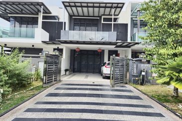 Horizon Hills @ The Green Double Storey Terrace House For Salee