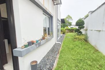 The Hills @ Horizon Hills! 3 Storey Bungalow House (Corner Lot) For Sale
