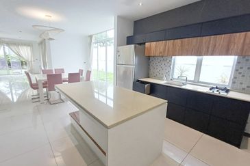 The Hills @ Horizon Hills! 3 Storey Bungalow House (Corner Lot) For Sale