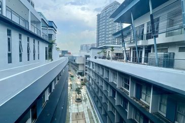 Somerset Puteri Harbour