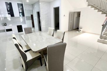 Nusa Sentral Spring Meadow