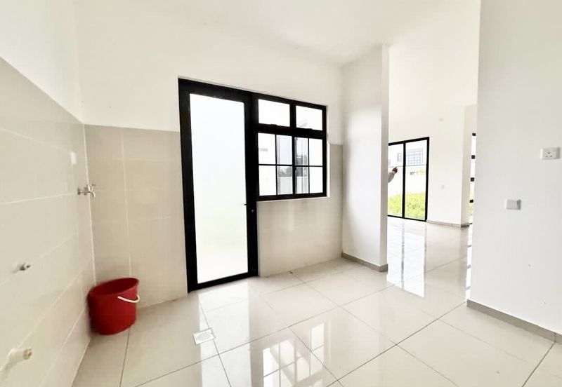 Tate Dalton @ Eco Botanic 2