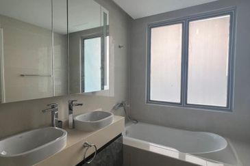 Puteri Cove Residences