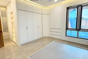 The Gateway @ Horizon Hills 2.5 Storey Cluster House For Sale Now!