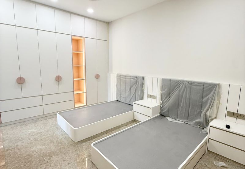 The Gateway @ Horizon Hills 2.5 Storey Cluster House For Sale Now!