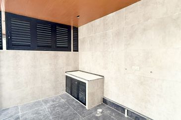 The Gateway @ Horizon Hills 2.5 Storey Cluster House For Sale Now!