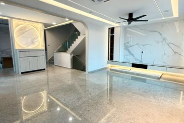 The Gateway @ Horizon Hills 2.5 Storey Cluster House For Sale Now!