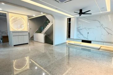 The Gateway @ Horizon Hills 2.5 Storey Cluster House For Sale Now!