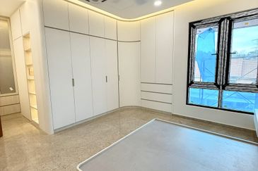 The Gateway @ Horizon Hills 2.5 Storey Cluster House For Sale Now!