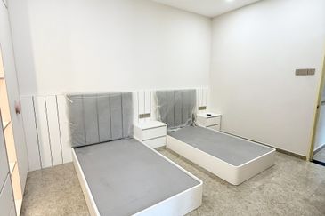 The Gateway @ Horizon Hills 2.5 Storey Cluster House For Sale Now!